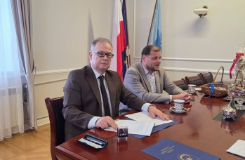 Zdjęcie: Podpisanie umowy.jpg