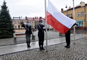 Zdjęcie główne dla: 'Samorządowcy, strażacy, harcerze i mieszkańcy Sieniawszczyzny uczcili Dzień Flagi Rzeczypospolitej Polskiej' 