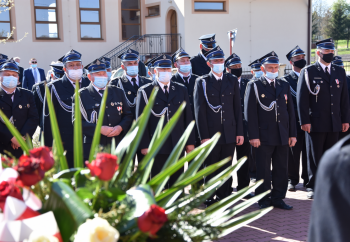 Zdjęcie główne dla: 'Gminny Dzień Strażaka w Czercach - poświęcenie remizy i figury św. Floriana' 