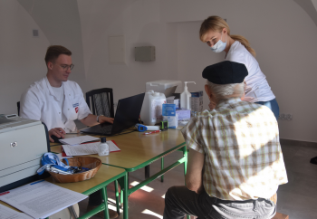 Zdjęcie główne dla: 'Akcja #SzczepimySię z Centrum Medycznym Medyk z Rzeszowa i jednostką OSP Sieniawa' 