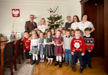 Zdjęcie główne dla: 'Ze świątecznymi życzeniami w sieniawskim urzędzie' 