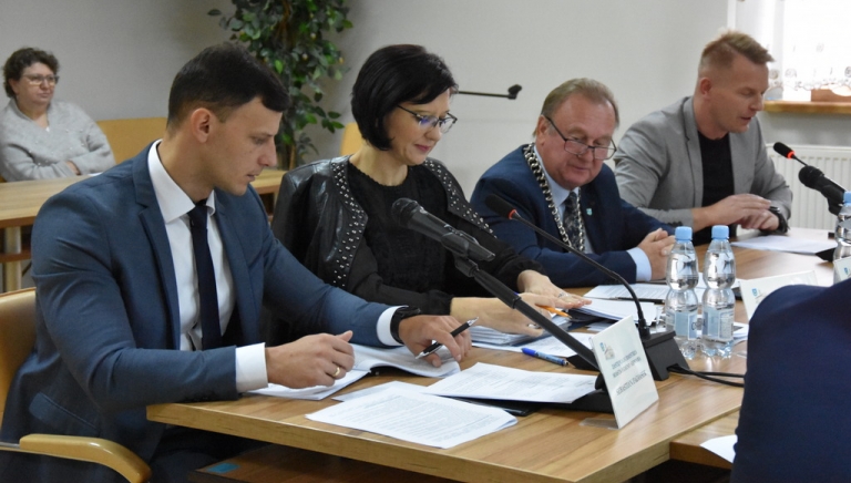 Zdjęcie główne newsa: XXXVIII sesja Rady Miejskiej w Sieniawie, 29.09.2022 r.
