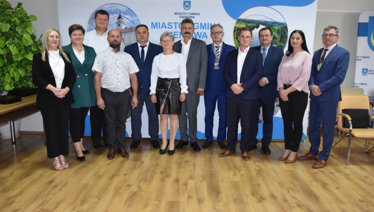Zdjęcie główne newsa: VI sesja Rady Miejskiej w Sieniawie, 26.09.2024 r. Gratulacje i podziękowania dla sołtysów nowej i minionej kadencji