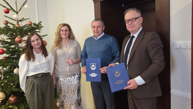 Zdjęcie główne newsa: Podpisanie Umowy na odbiór i zagospodarowanie odpadów komunalnych z terenu Miasta i Gminy Sieniawa